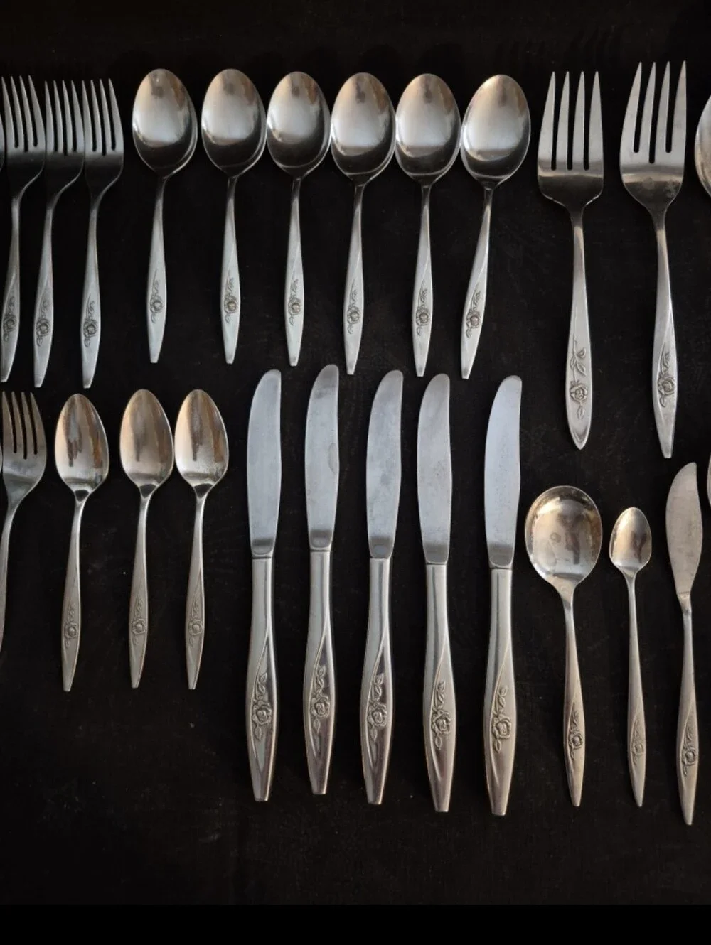 Oneida oneidacraft flatware lasting rose 33 piece lot silverware